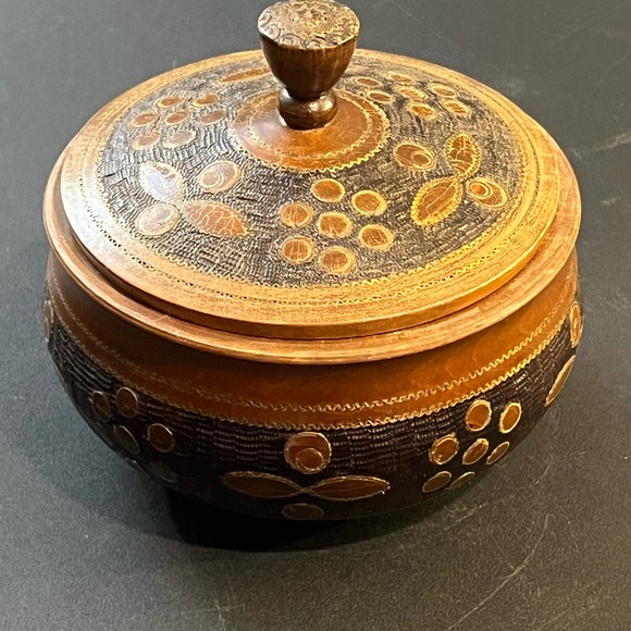 Handcrafted Wooden Trinket Box with Lid - Picture 2 of 7